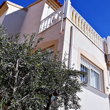 Fabulous Detached Large Villa 5 Bedrooms 3 Bathrooms Backing Onto Villamartin Golf Course Eksteriør bilde