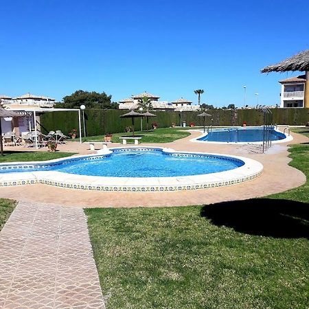 Fabulous Detached Large Villa 5 Bedrooms 3 Bathrooms Backing Onto Villamartin Golf Course Eksteriør bilde