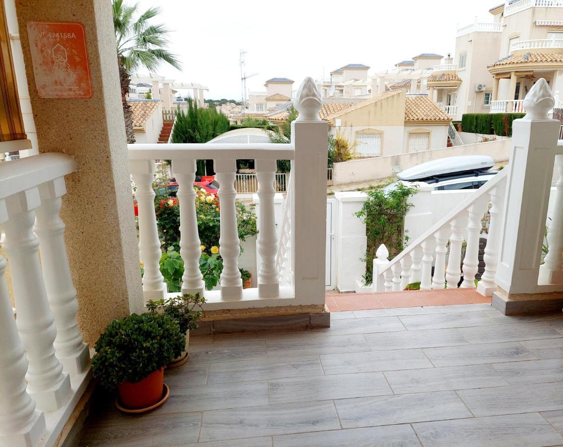 Fabulous Detached Large Villa 5 Bedrooms 3 Bathrooms Backing Onto Villamartin Golf Course Eksteriør bilde