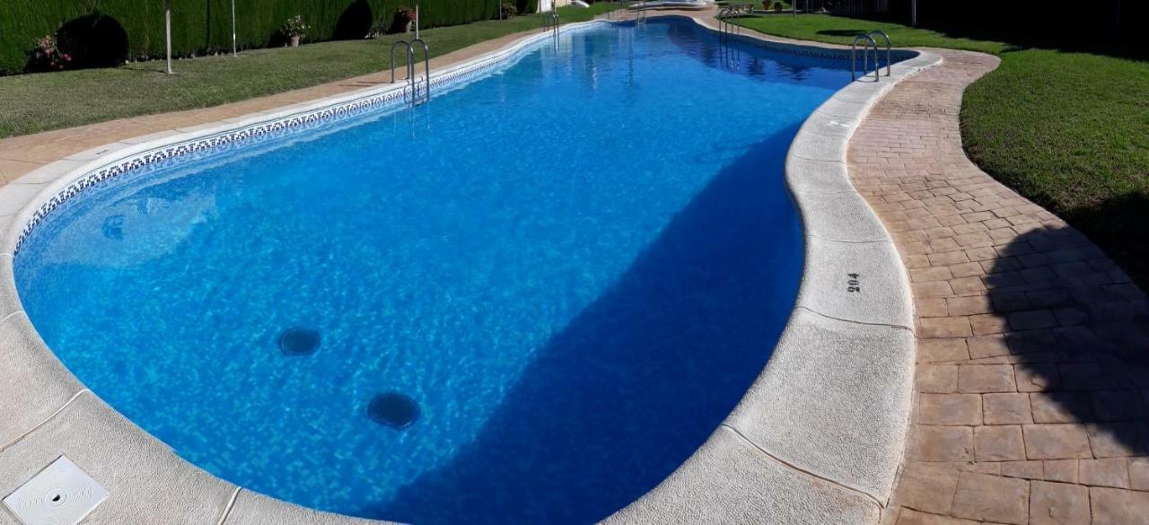 Fabulous Detached Large Villa 5 Bedrooms 3 Bathrooms Backing Onto Villamartin Golf Course Eksteriør bilde