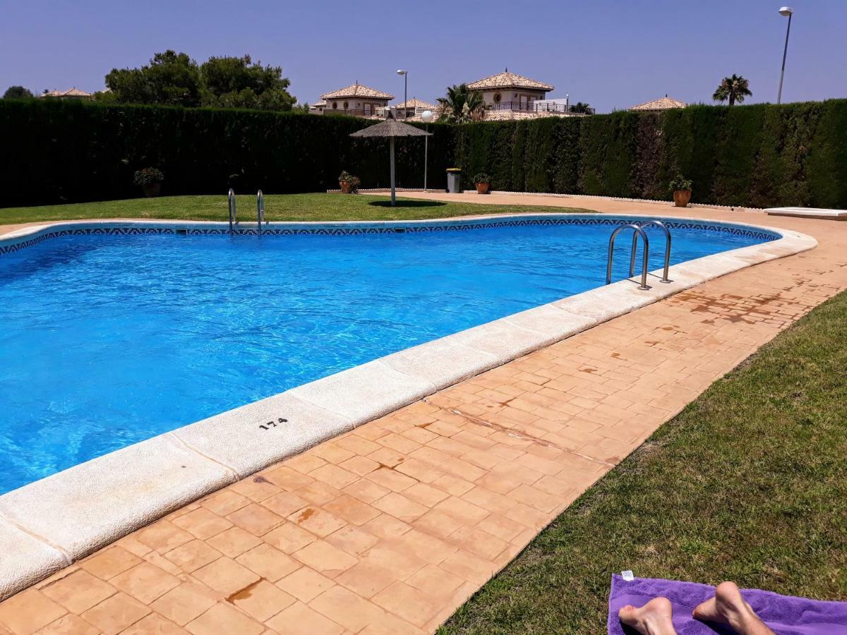 Fabulous Detached Large Villa 5 Bedrooms 3 Bathrooms Backing Onto Villamartin Golf Course Eksteriør bilde